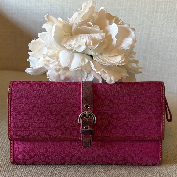 Coach Vintage y2k Pink Signature SoHo Buckle Long Wallet - Picture 1 of 11